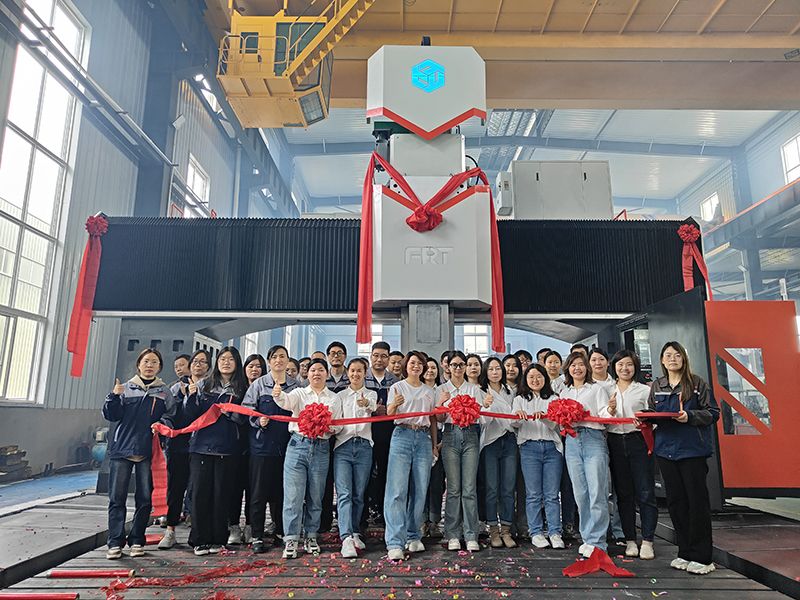 重磅消息！洛陽(yáng)宇捷13米數(shù)控龍門(mén)鏜銑床正式投產(chǎn)使用!