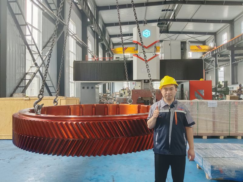 洛陽(yáng)宇捷精工大型人字齒圈順利發(fā)貨！